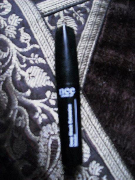 Nee Make Up : Deep Black Extension Mascara