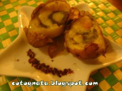 Patate al forno con pesto e caciotta dolce.........i colori del Natale...