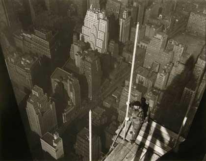 Storia di una fotografia: pausa pranzo in cima al grattacielo