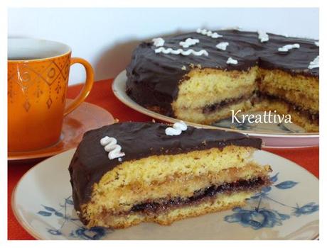 Torta cioccolatosa con marmellate