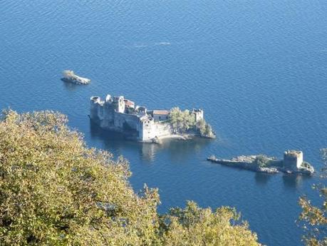 “Mille torri per mille sovrani, un castello per ogni paese”: di Marco Bizzarri e Paola Pardini