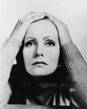 Diciamo NO alle sopracciglia alla Greta Garbo!
