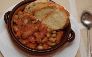 Fagioli e salsicce per il cowboy John Wayne!