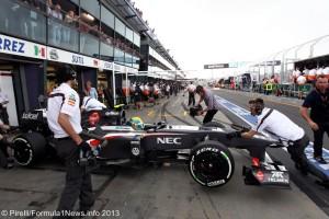 Sauber in the pit lane - on P Zero white medium compounds