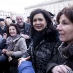 Laura Boldrini, la neo presidente della Camera va da Napolitano a piedi (foto)