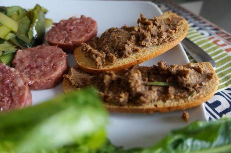 Paté Rustico di Lenticchie di Rodi e Funghi Neri