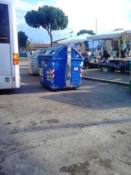 Ancora un servizio dall'impressionante contesto della stazione Anagnina. Uno dei terminal più importanti della città, in pieno quarto mondo