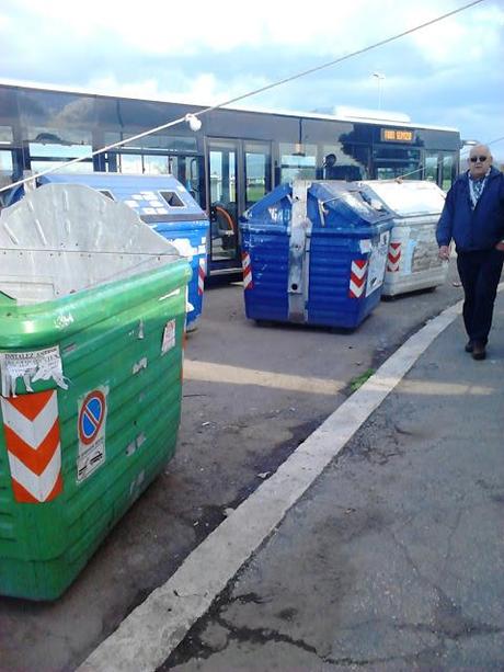Ancora un servizio dall'impressionante contesto della stazione Anagnina. Uno dei terminal più importanti della città, in pieno quarto mondo