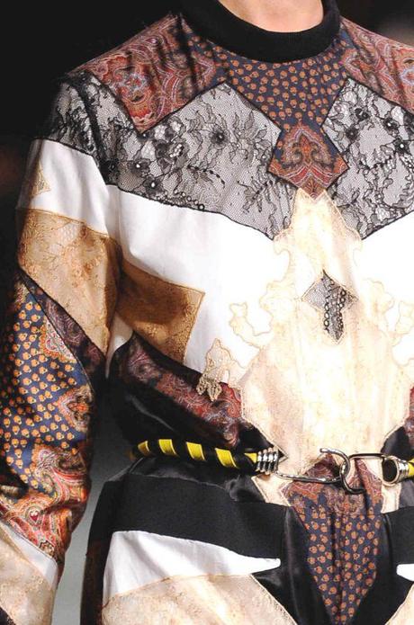 STAMPE, PATTERNS E EFFETTI DI SUPERFICIE DALLA SETTIMANA DELLA MODA DI PARIGI / 7