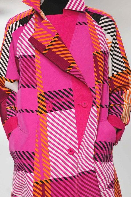 STAMPE, PATTERNS E EFFETTI DI SUPERFICIE DALLA SETTIMANA DELLA MODA DI PARIGI / 7