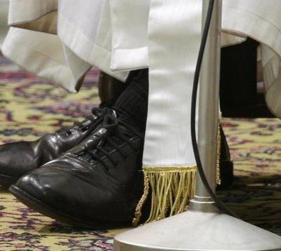 Scarpe nere di papa Francesco