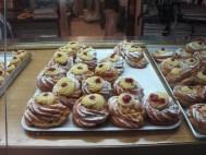 Le zeppole di san Giuseppe della Casa del Dolce a Piano di Sorrento.