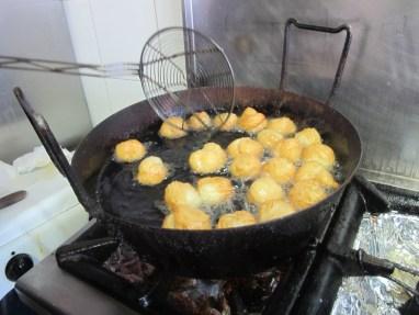 Le zeppole di san Giuseppe della Casa del Dolce a Piano di Sorrento.