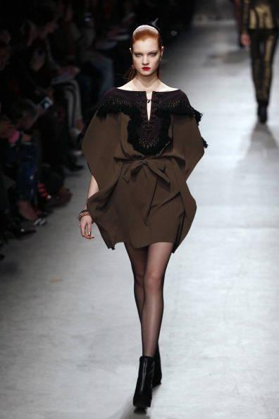 http://www.girlpower.it/foto_gallery/moda/paris-fashion-week-ai-2013/modella-alexis-mabille.php#