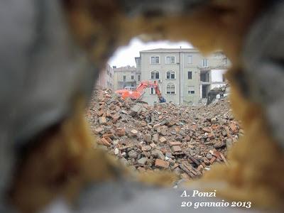 Scene d'ordinaria demolizione