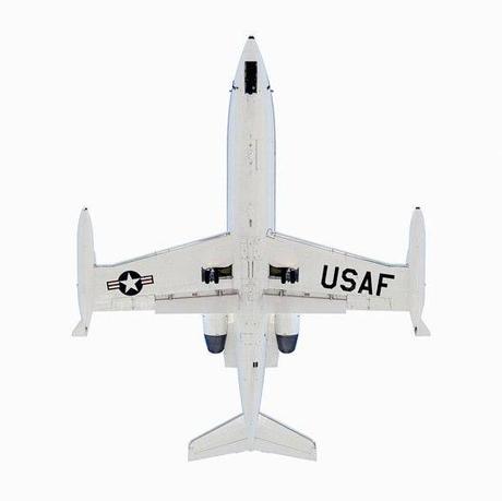 Aerei visti dal sotto, la mostra fotografica di Jeffrey Milstein