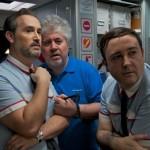 gli-amanti-passeggeri-il-regista-pedro-almodovar-sul-set-con-javier-camara-e-carlos-areces-266393