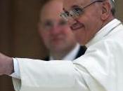 Papa Francesco sfida riduzionismo della cultura secolare