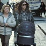 Roma, Laura Pausini con la sua piccola Paola a passeggio003