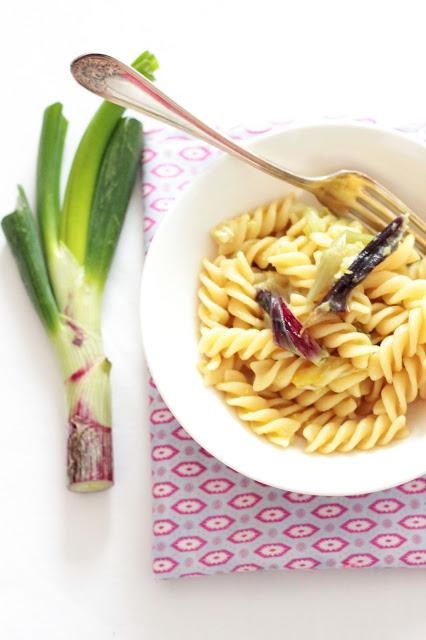 Fusilli ai cipollotti: easy cooking for a city life