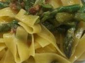 Tagliatelle asparagi pancetta