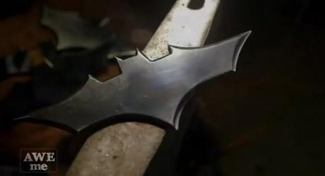 Come viene forgiato un Batarang