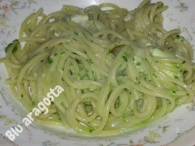 Pasta ai tomini morbidi con pesto di rucola