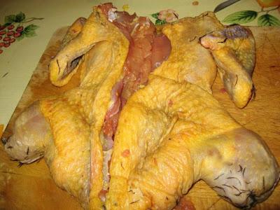 Faraona disossata ripiena con contorno di mele verdi