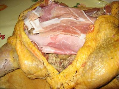 Faraona disossata ripiena con contorno di mele verdi