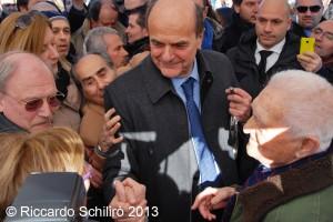 Pierluigi Bersani incontra gli elettori al Mercato di Corso Racconigi a Torino