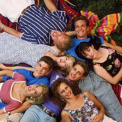 69329101-torna-il-telefilm-cult-degli-anni-90-beverly-hills-90210