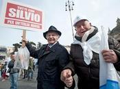 Comparse, figuranti cloni. senso Silvio spettacolo: paga euro testa farsi ascoltare.