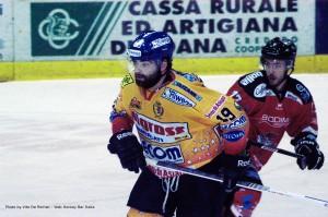 Asiago stratosferico: con Di Domenico e Bentivoglio in formato NHL, gli Stellati travolgono la Valpe in uno Stadio Odegar infuocato. (by Vito De Romeo)