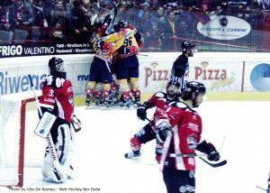 Asiago stratosferico: con Di Domenico e Bentivoglio in formato NHL, gli Stellati travolgono la Valpe in uno Stadio Odegar infuocato. (by Vito De Romeo)