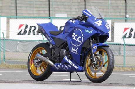 Honda CBR 250 R MC41 by TSR