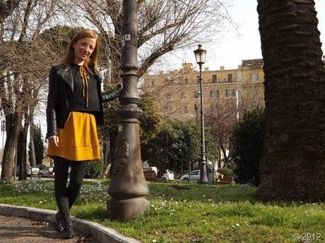 fashion blogger roma, fashion blog, calze pois, dots tights, yellow dress, vestito giallo