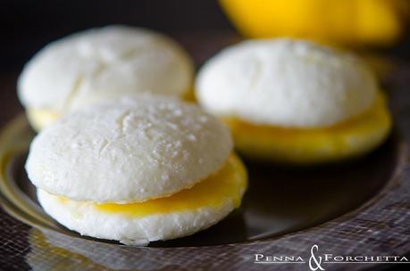 Biscotti di maizena e cocco al lemon curd