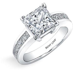 Engagement rings: un diamante è per sempre.