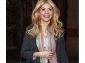 Holly Willoughby: guardano décolleté? imbarazza”