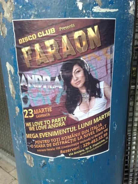 L'autentica invasione dei manifesti abusivi dei cantanti rumeni. Dite la veir