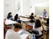 Francia, vietato bocciare: costa troppo “non serve”