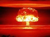 follia pacifista della bomba atomica