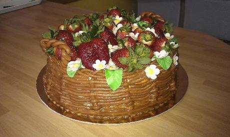 Lucia Amato - torta cestino di fragole!