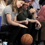 Olivia Wilde globetrotter alla partita di basket 04