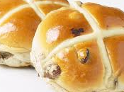 Pasqua: cross buns, dolcetti inglesi