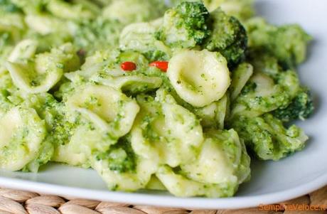 Orecchiette con broccoli orecchiette con broccoli