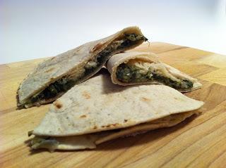 PIADINA CON ERBETTE DI CAMPO E RASPADURA