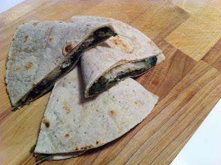 PIADINA CON ERBETTE DI CAMPO E RASPADURA