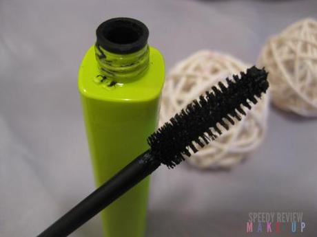 [ESSENCE] Mascara STAYS 24h volume