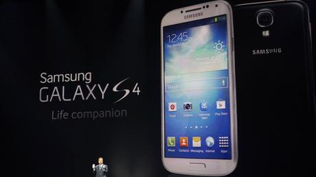 3 UK ci mostra il nuovo Samsung Galaxy S4